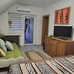 Varlak Apartmans ✷ ✷ ✷