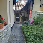 Apartment Varlak Apartmans ✷ ✷ ✷