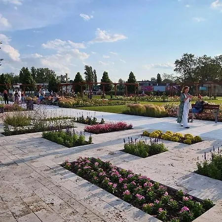 Varlak Apartmans ✷ ✷ ✷ * Siofok