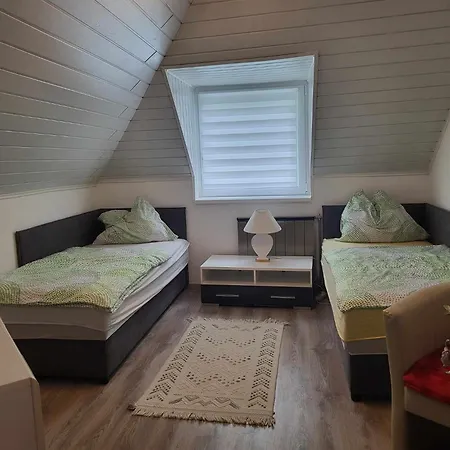 Várlak Apartmans ✷ ✷ ✷ *