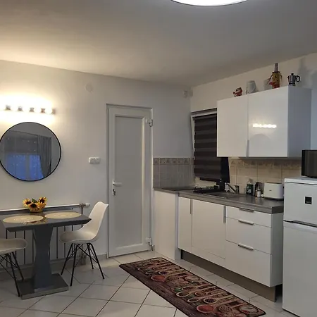 Varlak Apartmans ✷ ✷ ✷ * Siofok