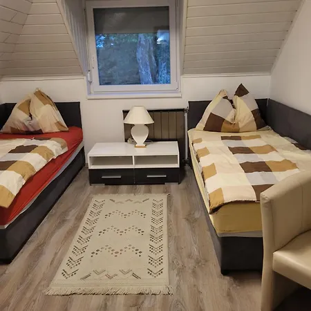 Várlak Apartmans ✷ ✷ ✷