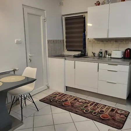 Várlak Apartmans ✷ ✷ ✷ *