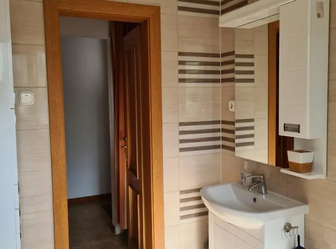 Varlak Apartmans ✷ ✷ ✷ דירה *