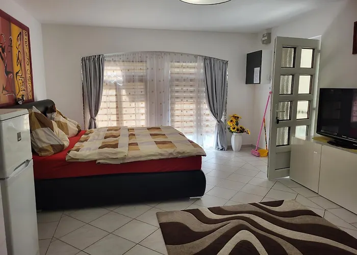 Varlak Apartmans ✷ ✷ ✷ *