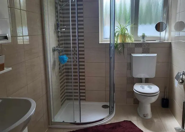 Varlak Apartmans ✷ ✷ ✷ * שיופוק