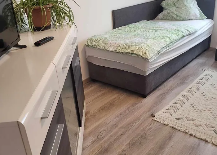 דירה Varlak Apartmans ✷ ✷ ✷ שיופוק