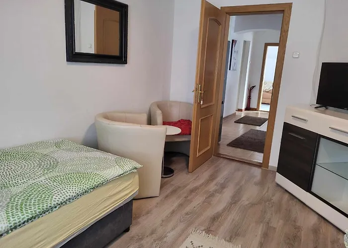 Varlak Apartmans ✷ ✷ ✷ דירה