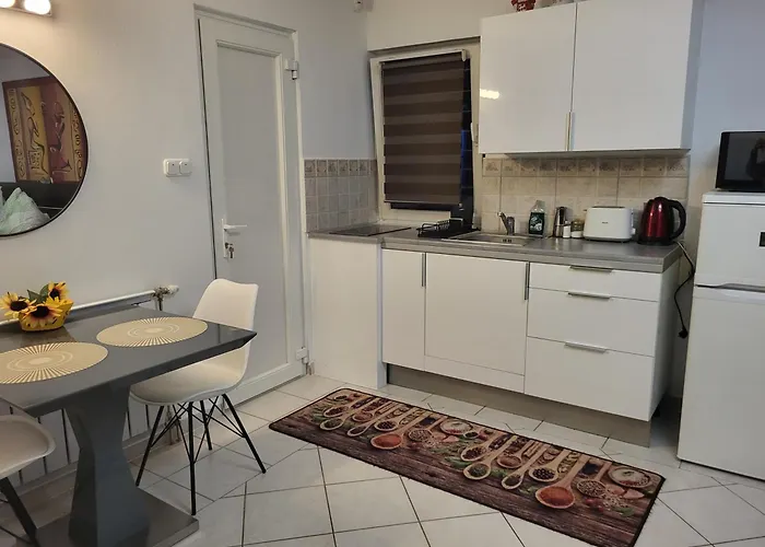 Varlak Apartmans ✷ ✷ ✷ *