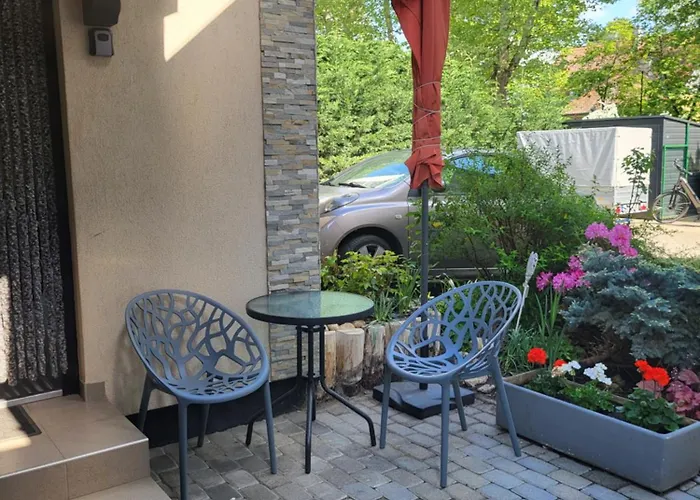 Apartment Varlak Apartmans ✷ ✷ ✷